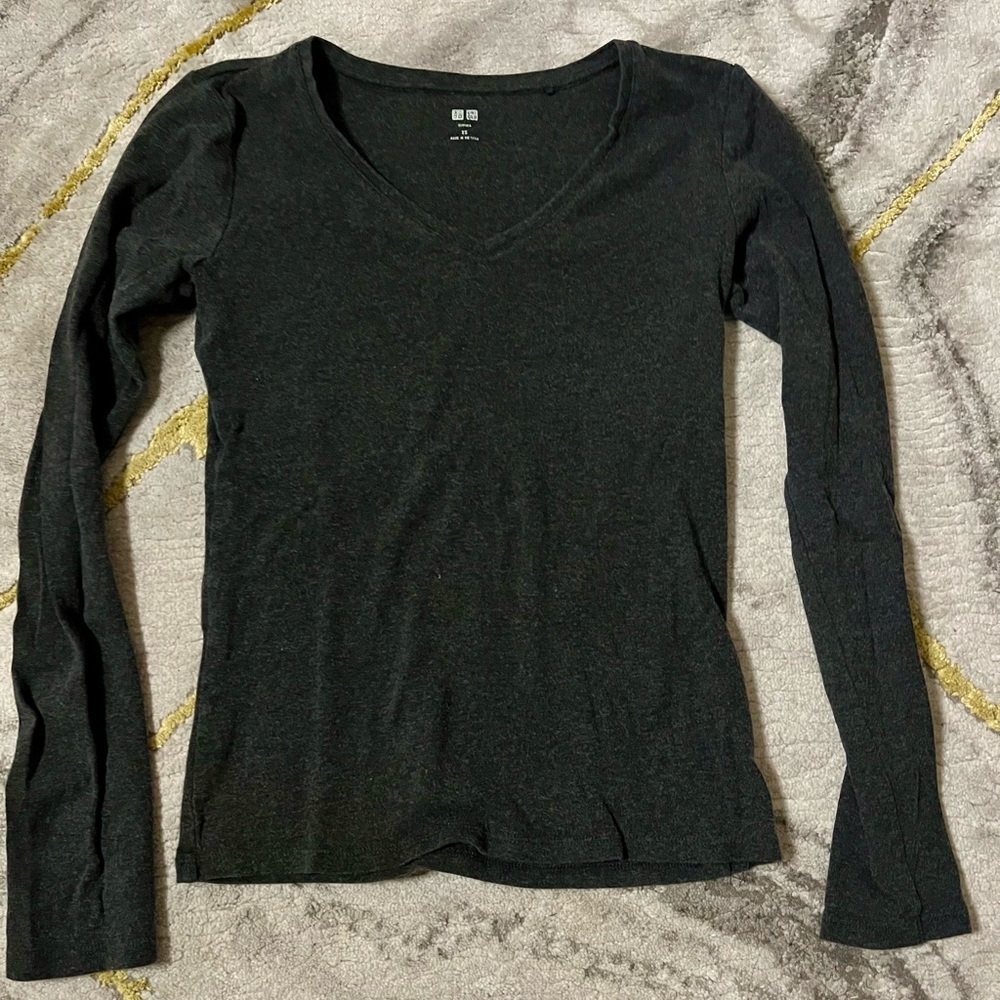 UNIQLO Dark Grey Supima V-Neck Long Sleeve